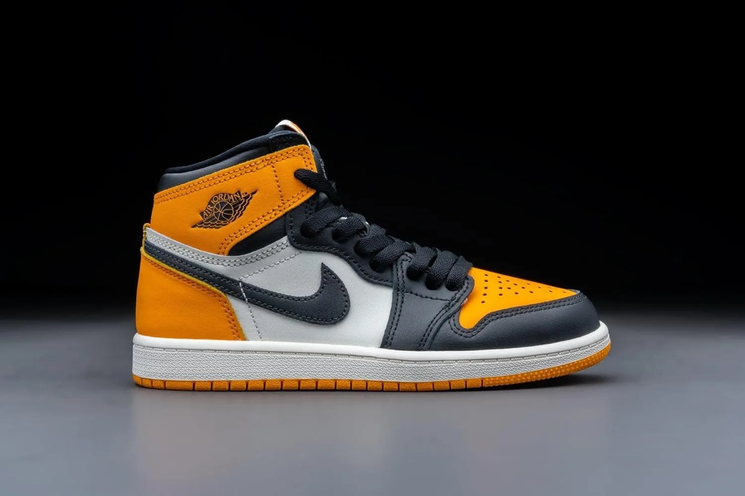 Jordan Unisex-Child Sneaker