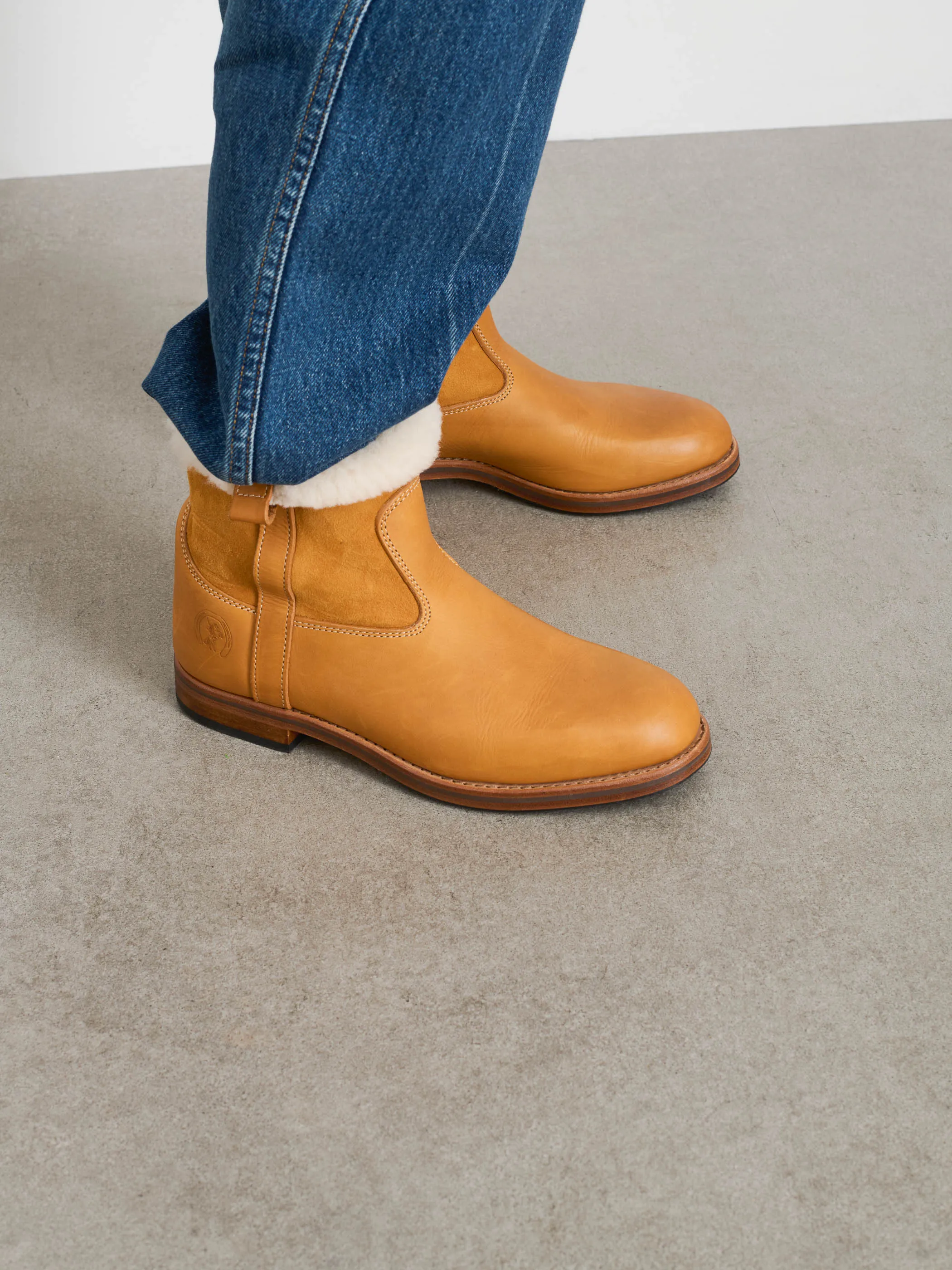 La Botte Gardiane Avoriaz Sheepskin Boot Short