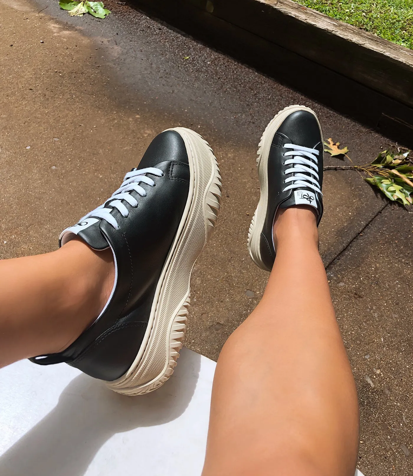OTBT - PANGEA in BLACK Court Sneakers