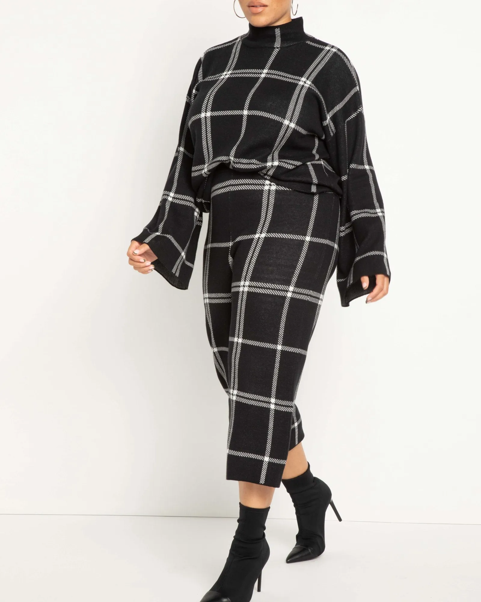 Serena Windowpane Plaid Sweater | Black And White Windowpane