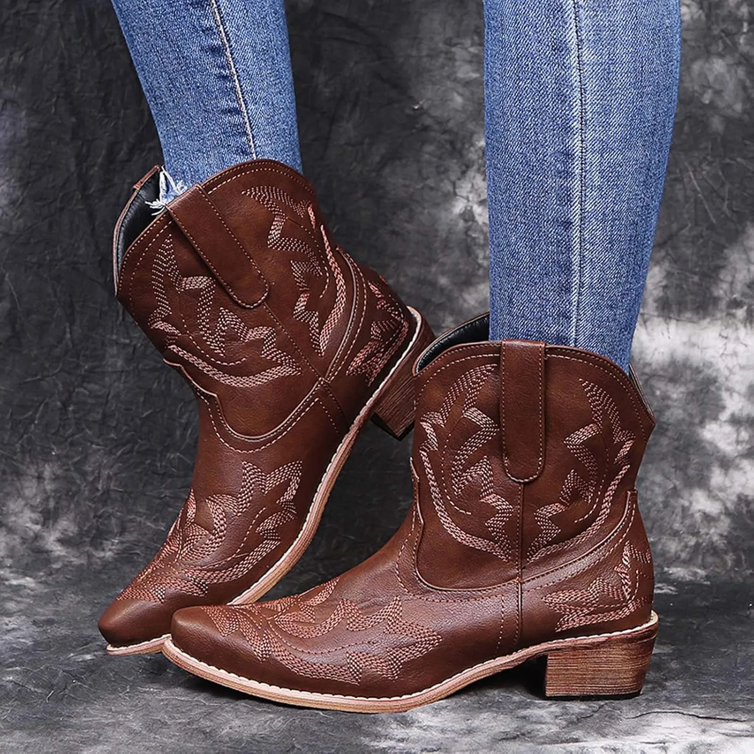 Western Cowgirl Boots for Women Cowboy Boots for Women Western Pointed Toe Embroidered Chunky Heel Pull on Boots