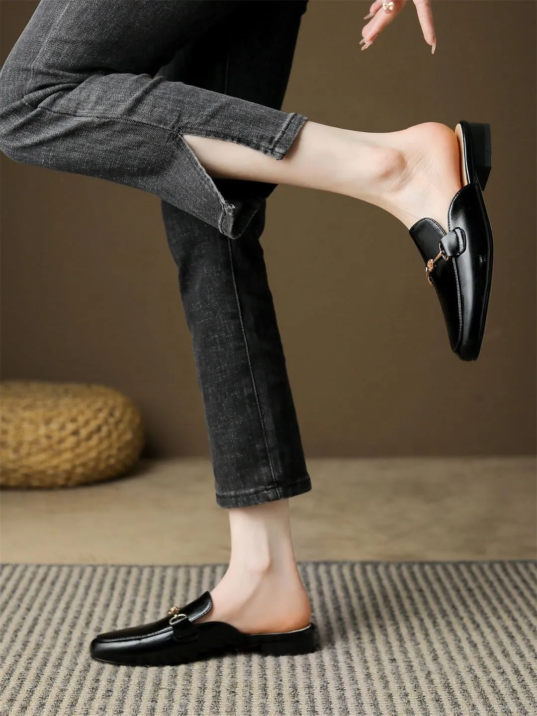 WomenS Large Size Genuine Leather Horsebit Round Closed Toe Block Heel Slip On Low Heel Classic Mules