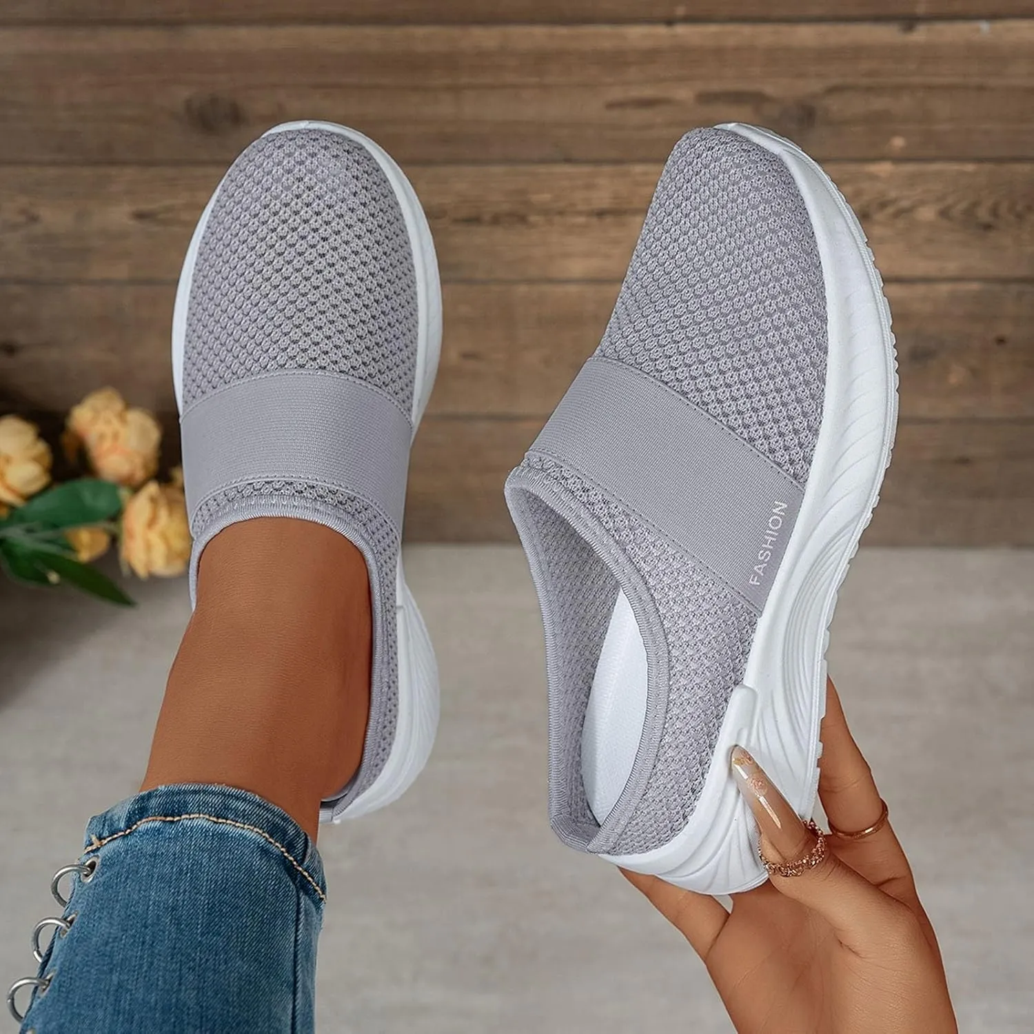 Womens Sport Sandals Closed Toe Womens Slide Arch Support Summer Walking Shoes Slip On Ladies Yoga Mat Slippers